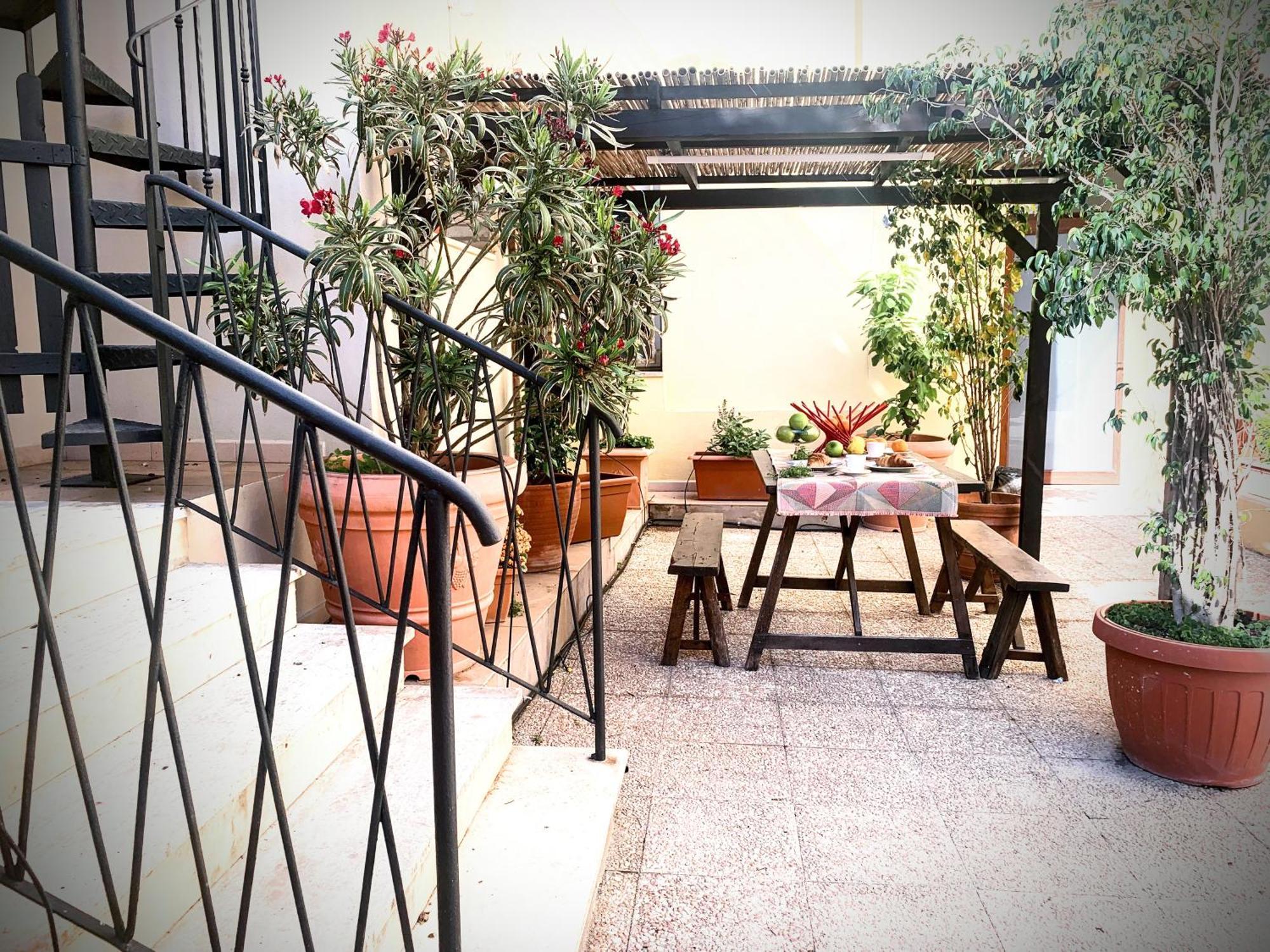 Oasi Urbana Con Terrazza E Vista Apartment กาญารี ภายนอก รูปภาพ