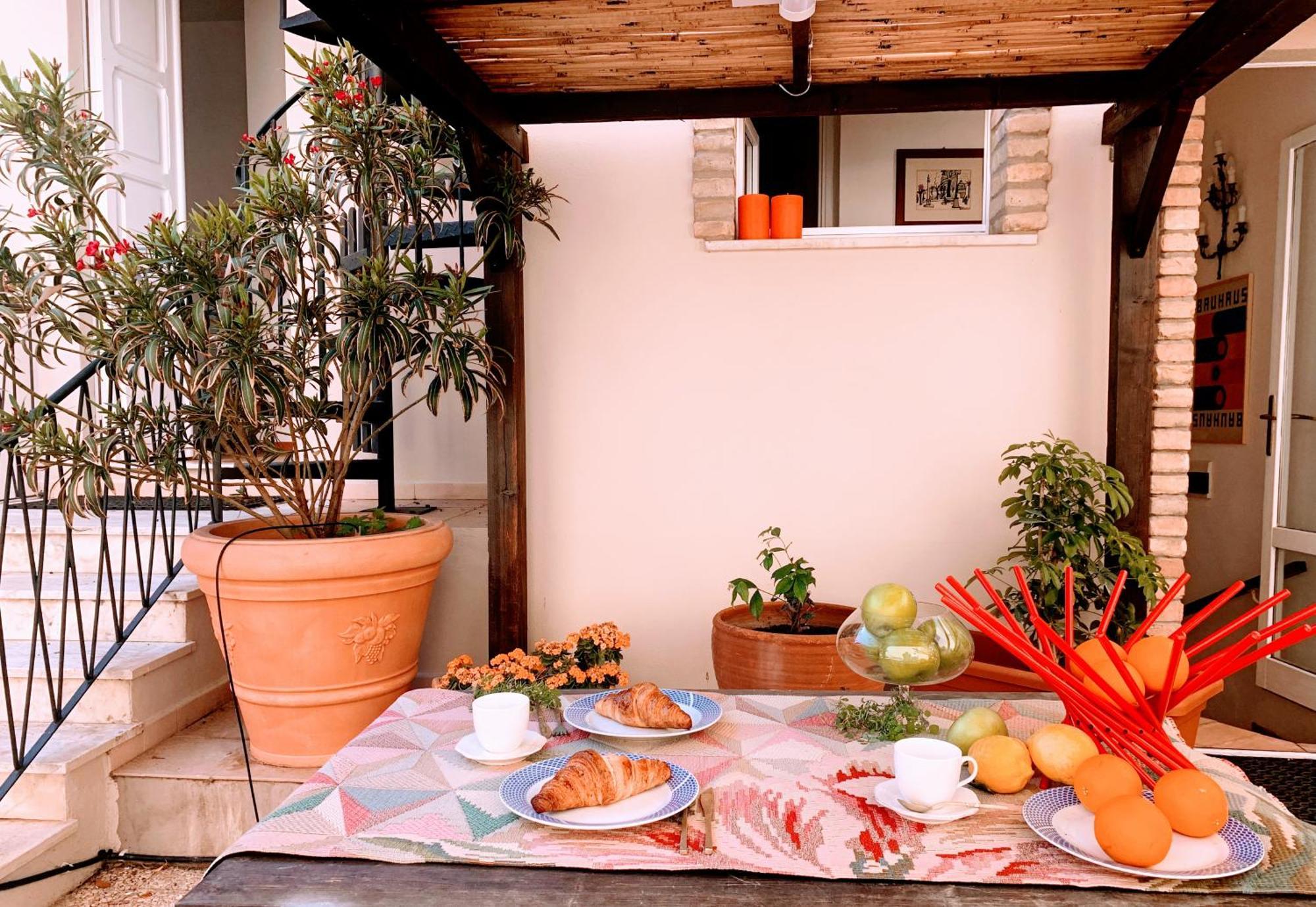 Oasi Urbana Con Terrazza E Vista Apartment กาญารี ภายนอก รูปภาพ