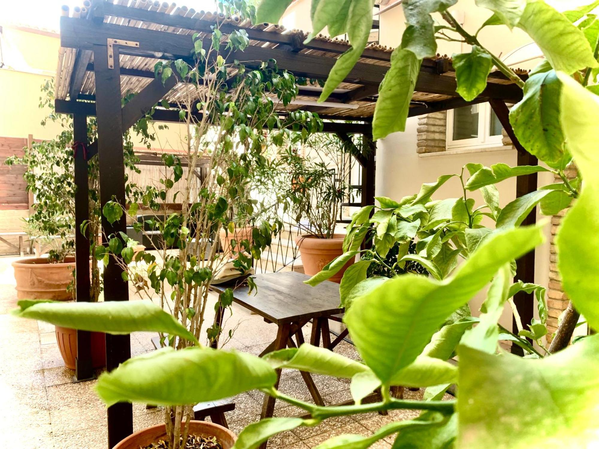 Oasi Urbana Con Terrazza E Vista Apartment กาญารี ภายนอก รูปภาพ