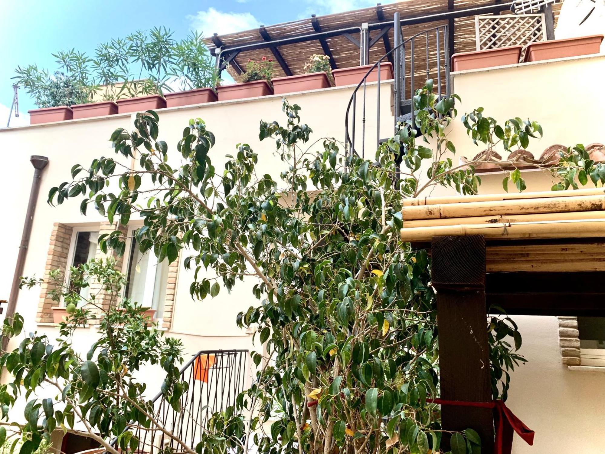 Oasi Urbana Con Terrazza E Vista Apartment กาญารี ภายนอก รูปภาพ